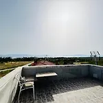 Sea View With Garden, Delta Hospitality Apartment